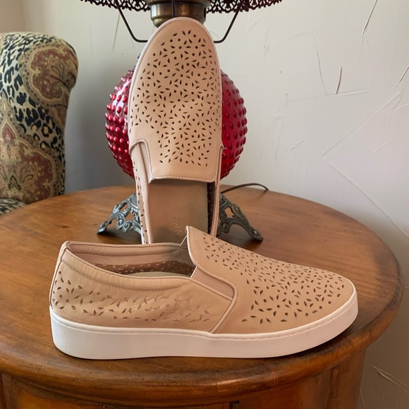 Vionic women’s Splendid Midiperf Leather Slip On casual Shoes 10 - Picture 3 of 12